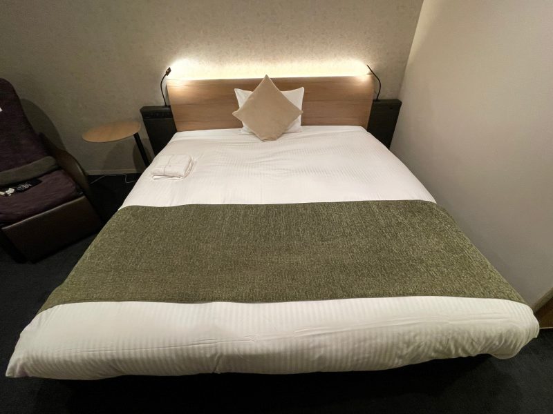 ダイワロイネットホテル名古屋太閤通口のベッド