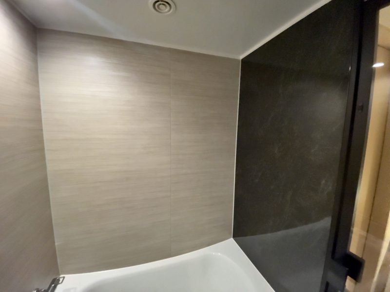 ホテルセンレン京都東山清水のお風呂場の壁