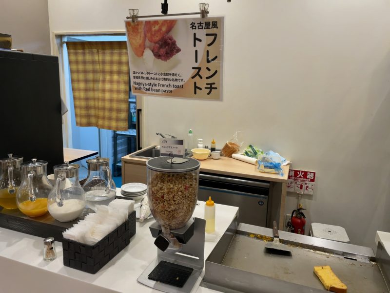 ホテルビスタ名古屋【錦】のフルーツグラノーラとフレンチトースト