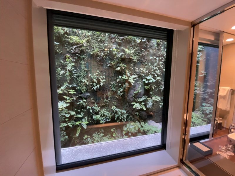 ソラリア西鉄ホテル京都プレミア三条鴨川のお風呂の窓