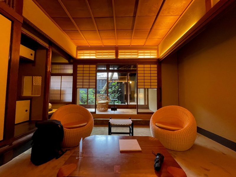 Nazuna京都御所のリビングルーム全体1