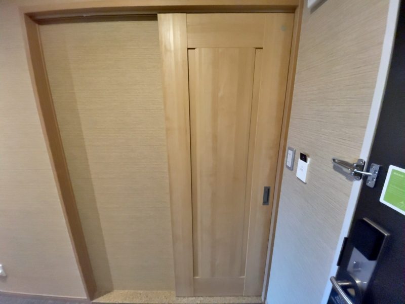 ホテルアルザ京都の洗面所・トイレ・お風呂につながる扉