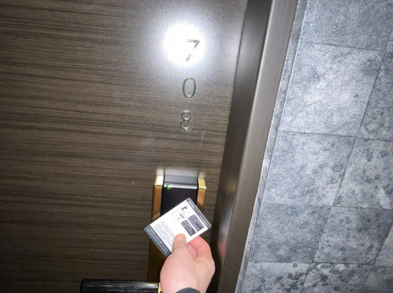 ストリングスホテル名古屋の客室解錠方法
