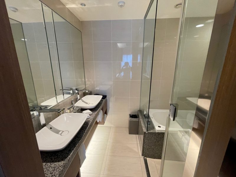 ストリングスホテル名古屋の洗面所とお風呂