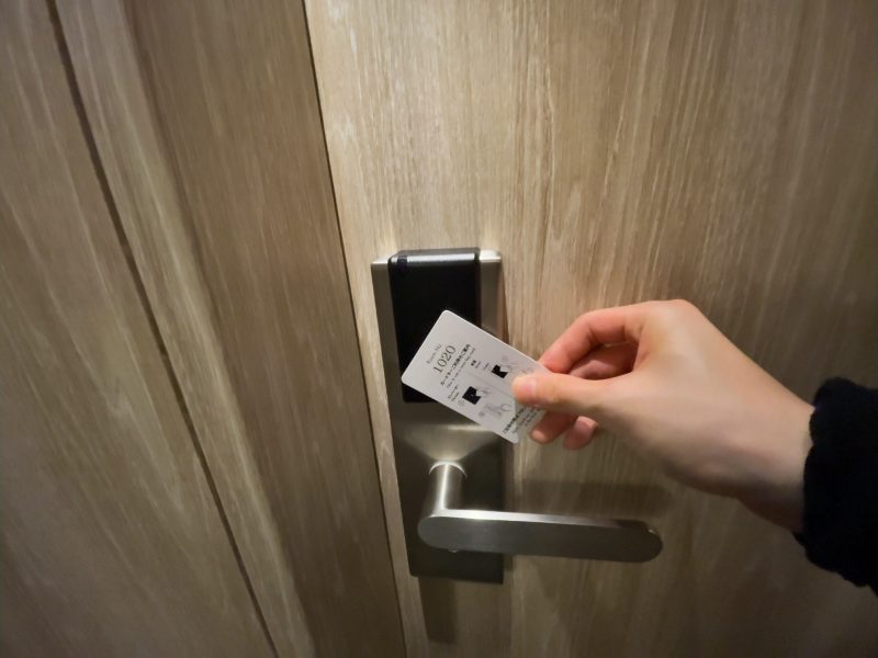 ベッセルホテルカンパーナ名古屋の客室解錠方法