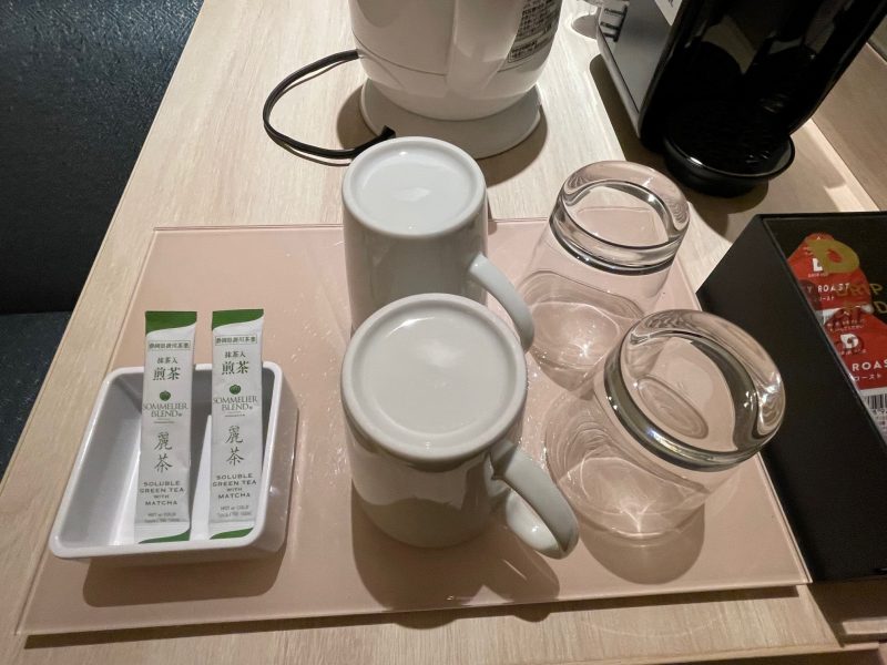 ベッセルホテルカンパーナ名古屋のコップ、グラス、煎茶