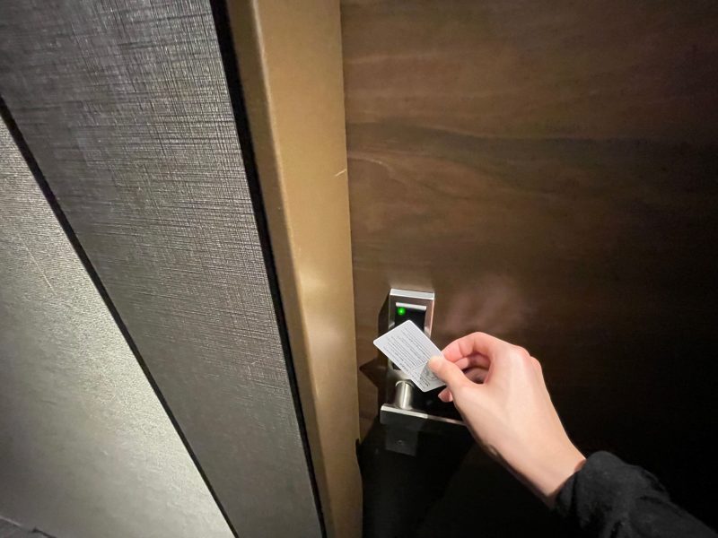 ホテルフォルツァ名古屋栄の客室解錠方法