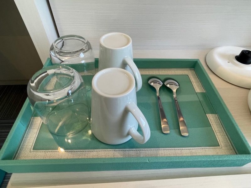 ダイワロイネットホテル名古屋納屋橋のカップ、グラス、スプーン