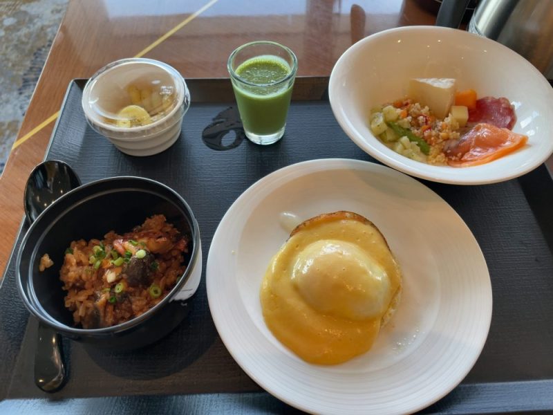 名古屋マリオットアソシアホテルの朝食を盛り付けた写真1