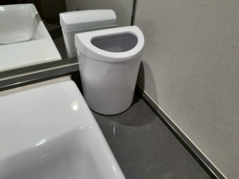 西鉄ホテルクルーム名古屋の洗面所ゴミ箱