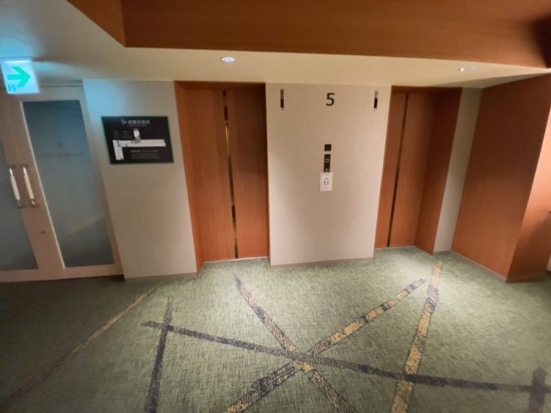 リーガロイヤルホテル京都の客室廊下1