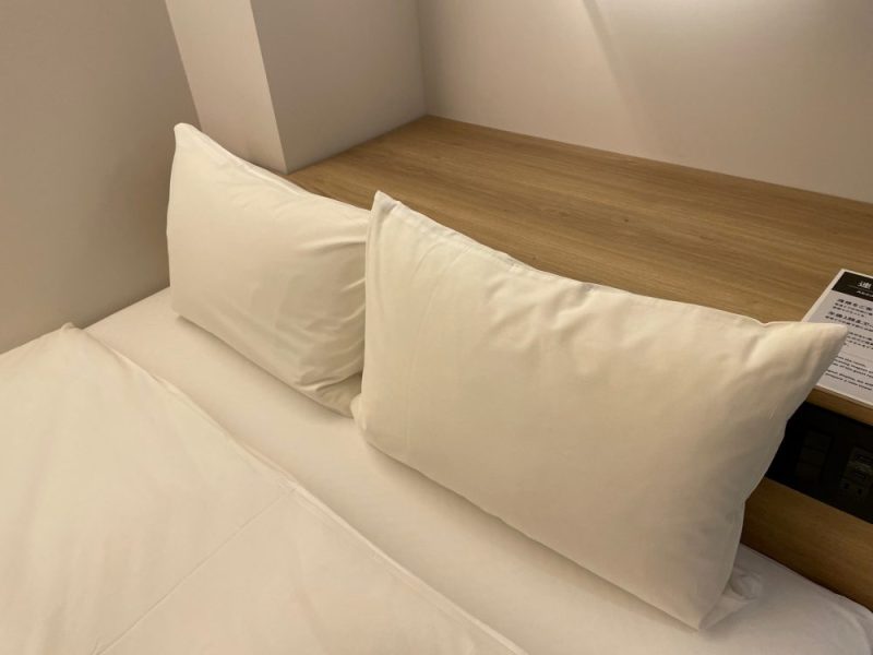 ホテル・アンドルームス名古屋伏見のベッド枕