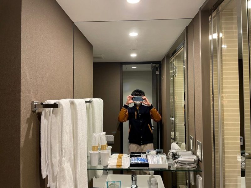 ホテルブライトンシティ大阪北浜の洗面所鏡