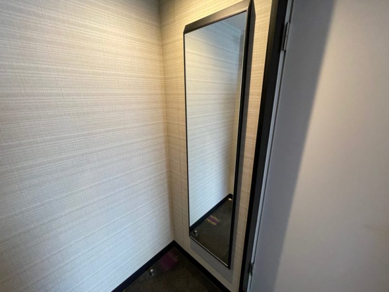 ホテルモントレル・フレール大阪の鏡