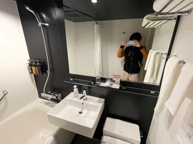ホテルリソルトリニティ大阪の洗面所