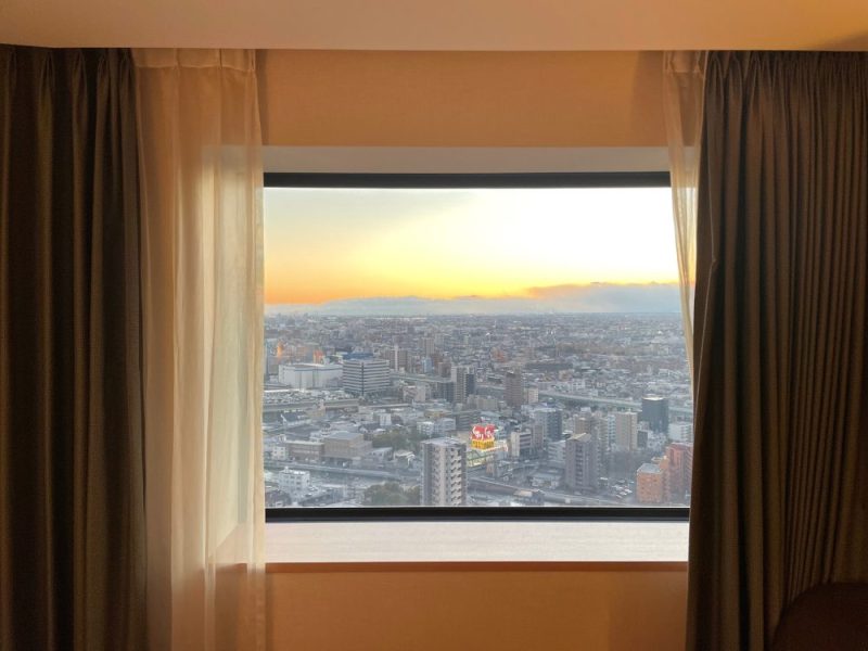 ANAクラウンプラザホテルグランコート名古屋のベッドルーム窓