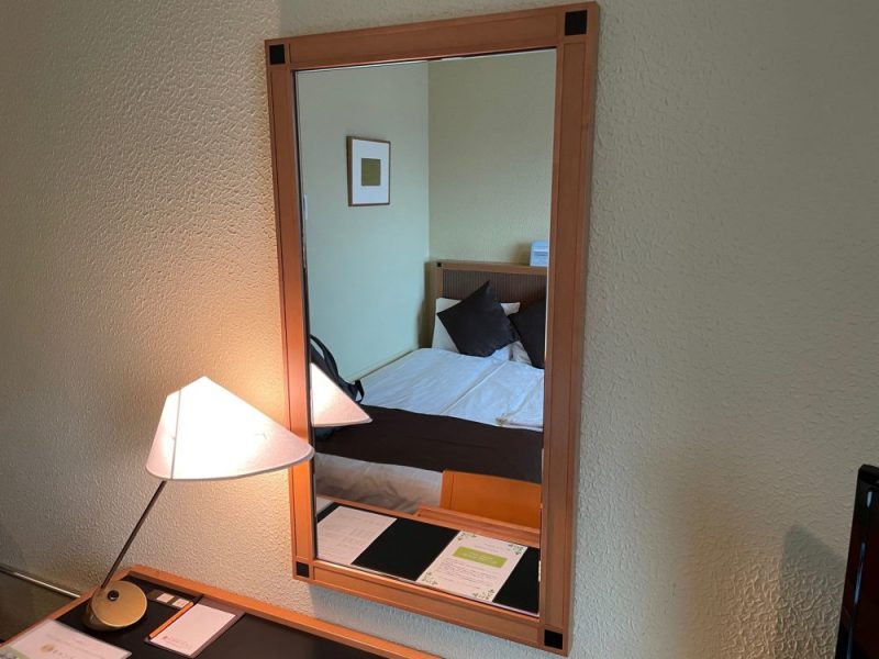 ホテル名古屋ガーデンパレスのデスク鏡