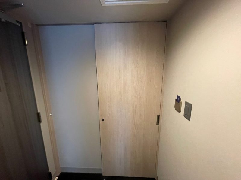 ホテル京阪名古屋の洗面所につながる扉