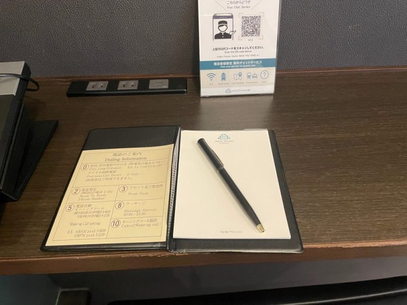 ホテルヴィスキオ大阪のメモ帳とボールペン