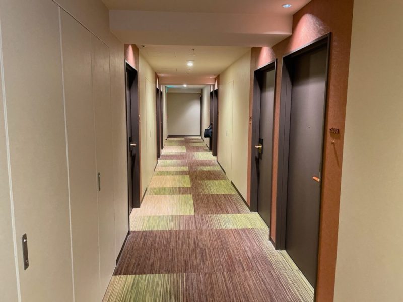 アーバンホテル京都五条プレミアムの客室廊下